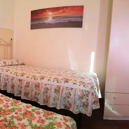 Lungomare Hotel 2*