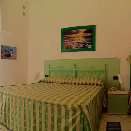 Hotel Lungomare 2*