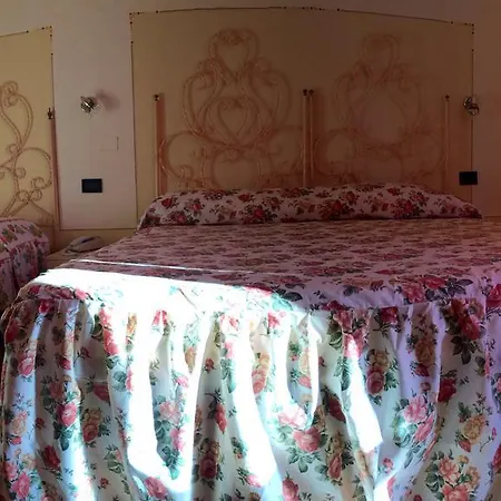 伦格马尔酒店 酒店 切齐纳的码头