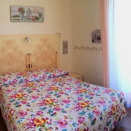 伦格马尔酒店 2*